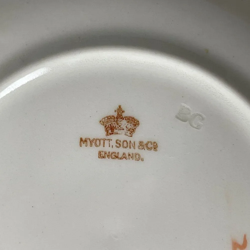 Vintage MYOTT SON & Co. Paramount Vegetable Serving Bowl